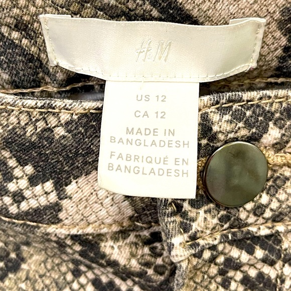 🐍HM snake pants 🐍 - Picture 2 of 3